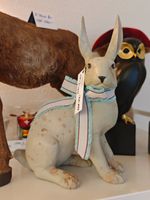 Hase im Vintage Landhaus Stil mit bunter Schleife