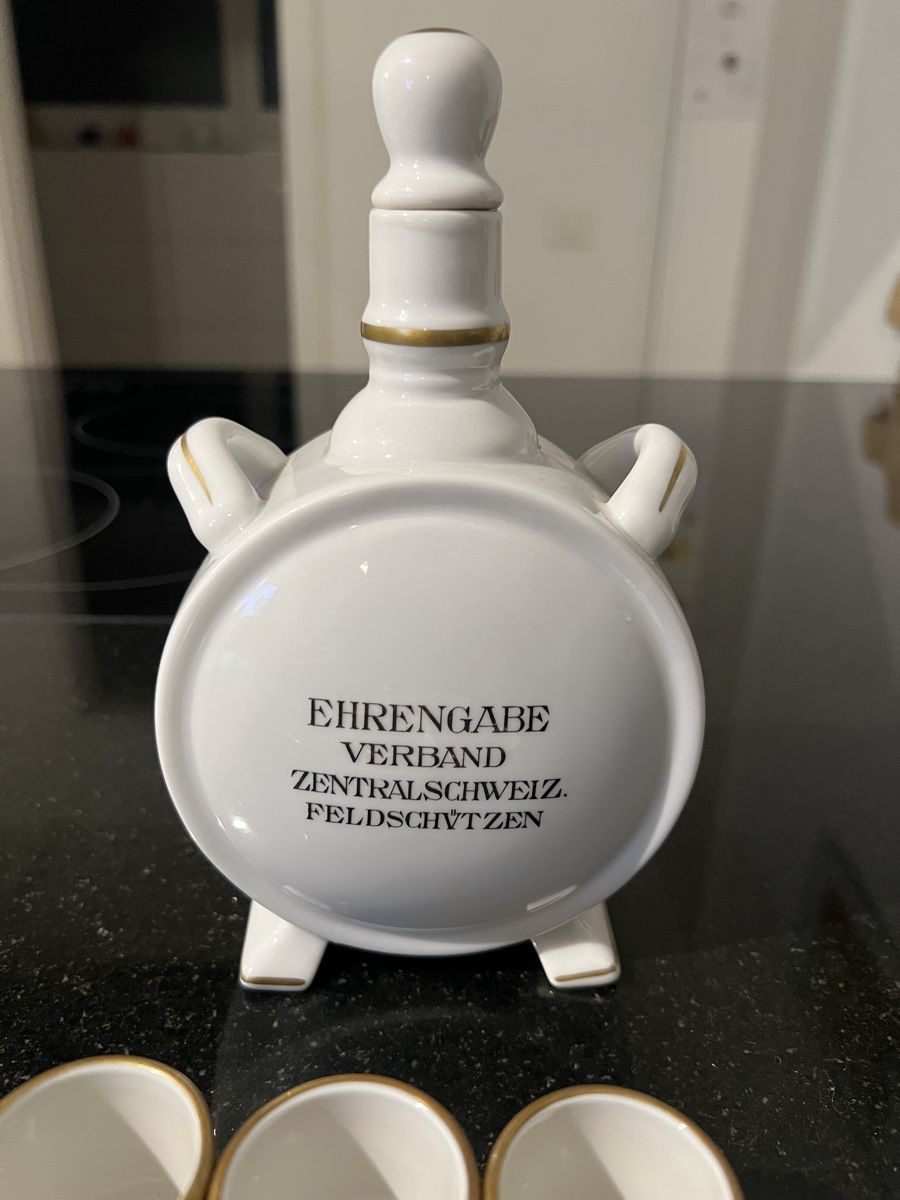 Autres: Langenthaler Schnapsflasche mit Bechern – D'occasion à Schöftland par mamajasima5 1