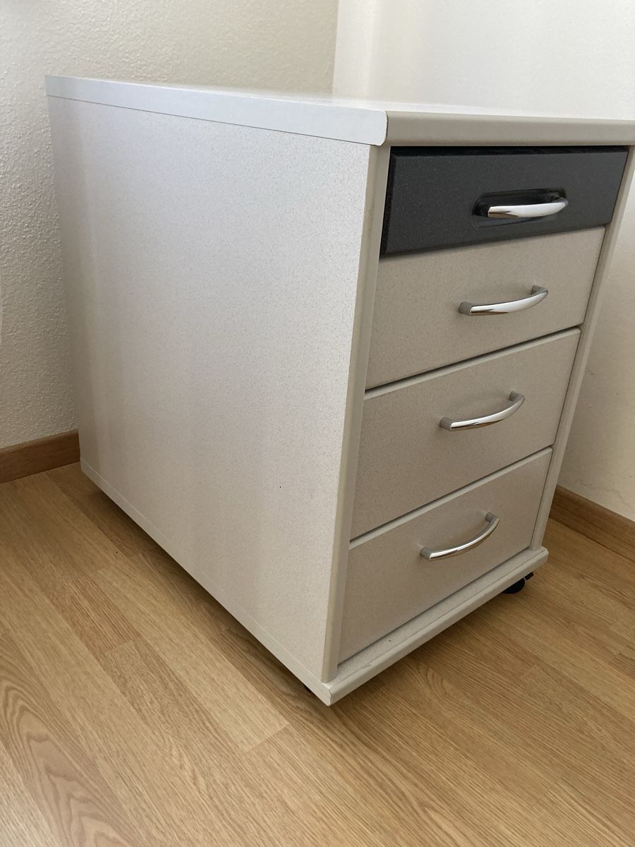 Korpus: Bürokorpus – Gebraucht aus Niederscherli von ypsilon315