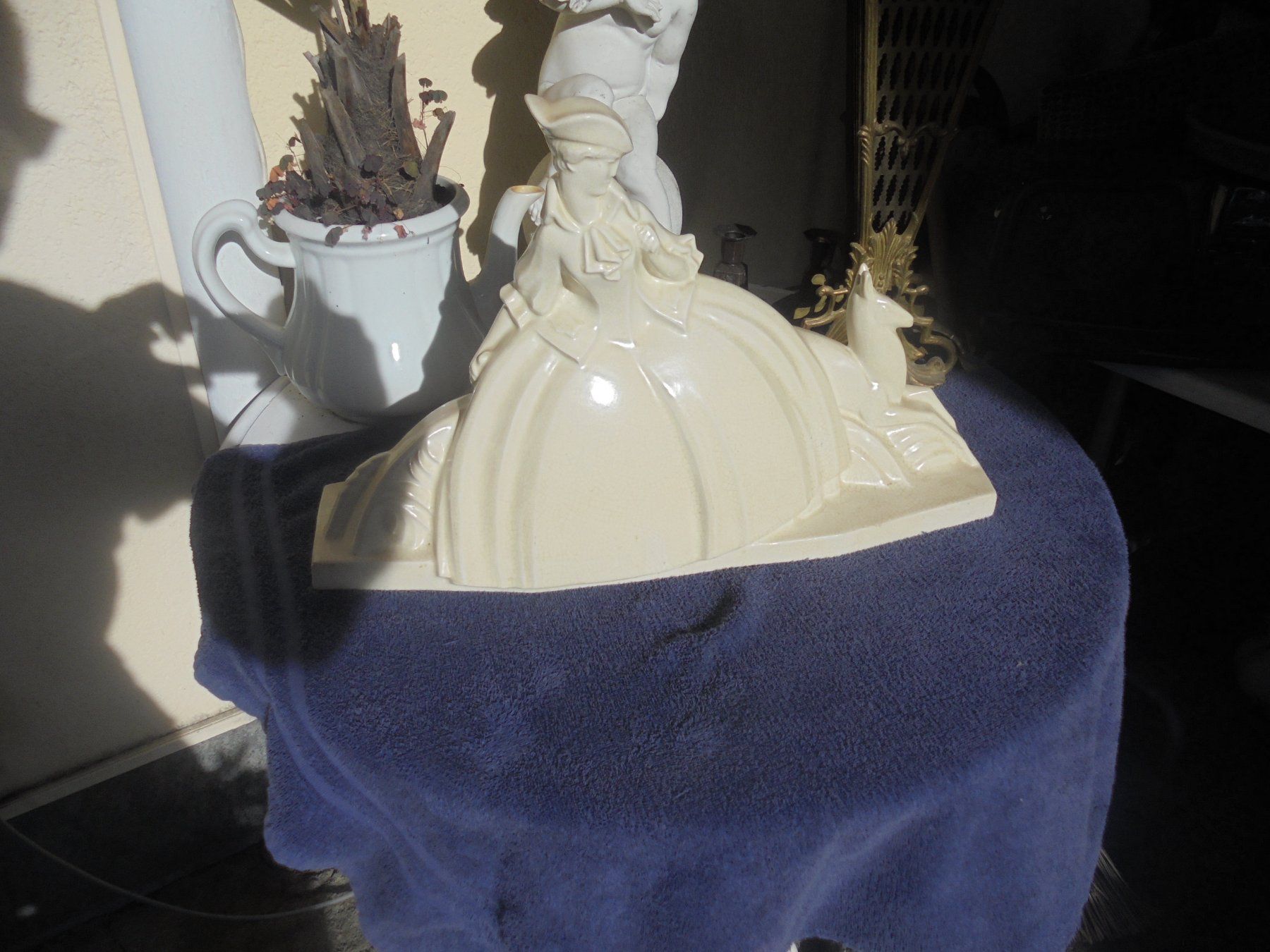 Statuette: Alte grosse Figur, im Art- Deco – Usato da Camorino venduto da Hunpete