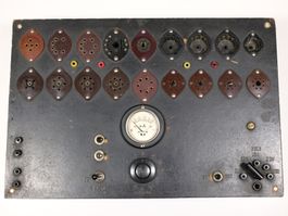 Antiker Röhrentester, Test von Elektronen-Röhren Radioröhren