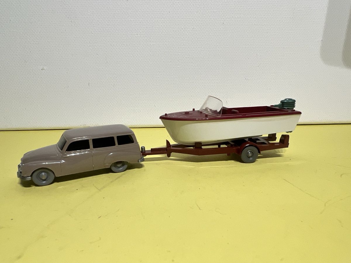 Wiking Modellini d'auto: Wiking DKW mit Motorboot-Anhänger in 1/87 – Usato da Weinfelden venduto da Kammerflimmern