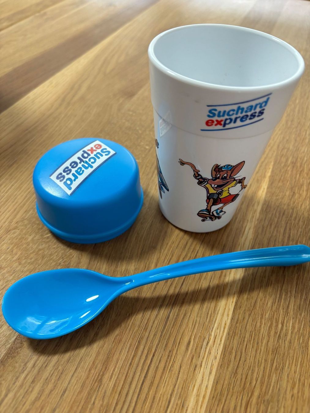 Behälter & Ähnliches: 2 Nesquik Dosen, Suchard Schüttelbecher – Gebraucht aus Glis von Lisal 1