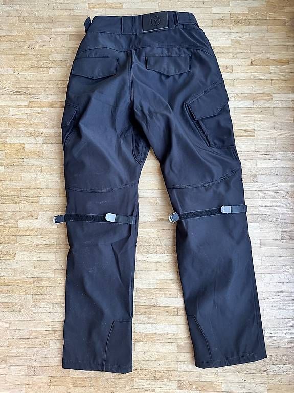Pantaloni: Damen Motorradhosen – Usato da Grenchen venduto da CamilleBloch 1