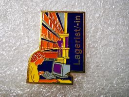 Ansteckpin 8: Lagerist