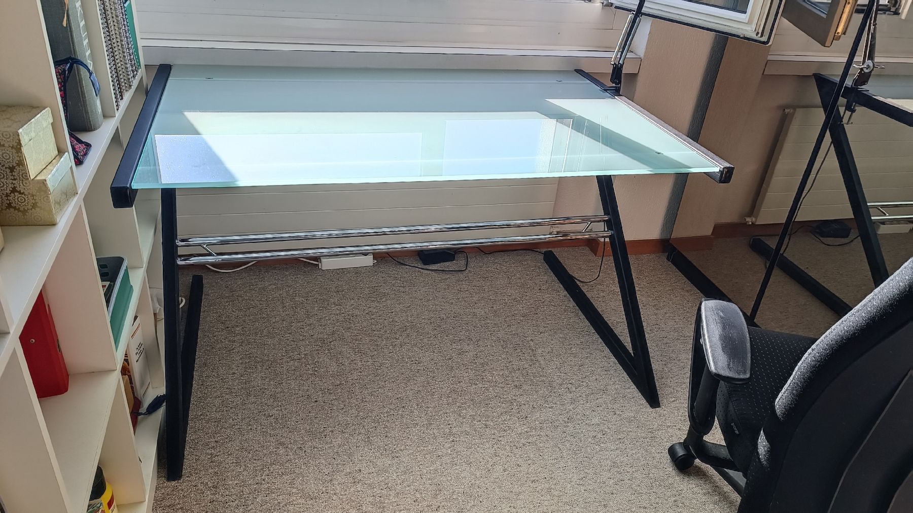 Interio Scrivanie: LETZTANGEBOT: Glas-Pult/Schreibtisch Interio ZETA – Usato da Baden venduto da zuppel
