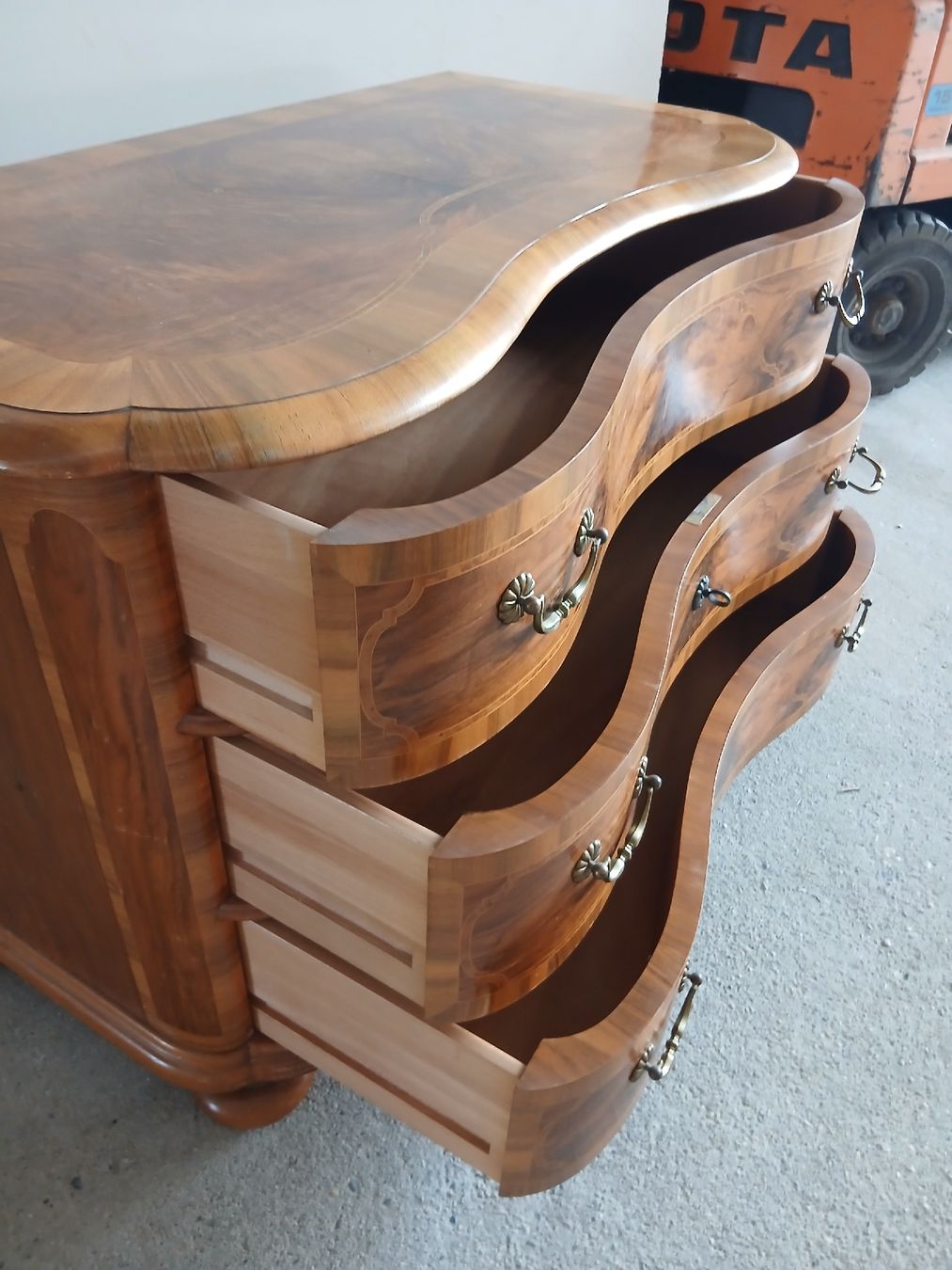 Kommoden: COMMODE ANCIENNE AVEC SERRURES MARQUETTE  – Gebraucht aus Neuchatel von NNeuchatel 5