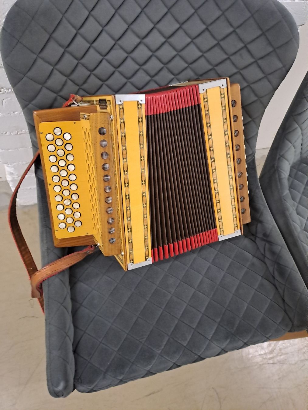 Strumenti musicali: schwyzerorgeli ton B – Usato da Villeneuve venduto da BibiVintage