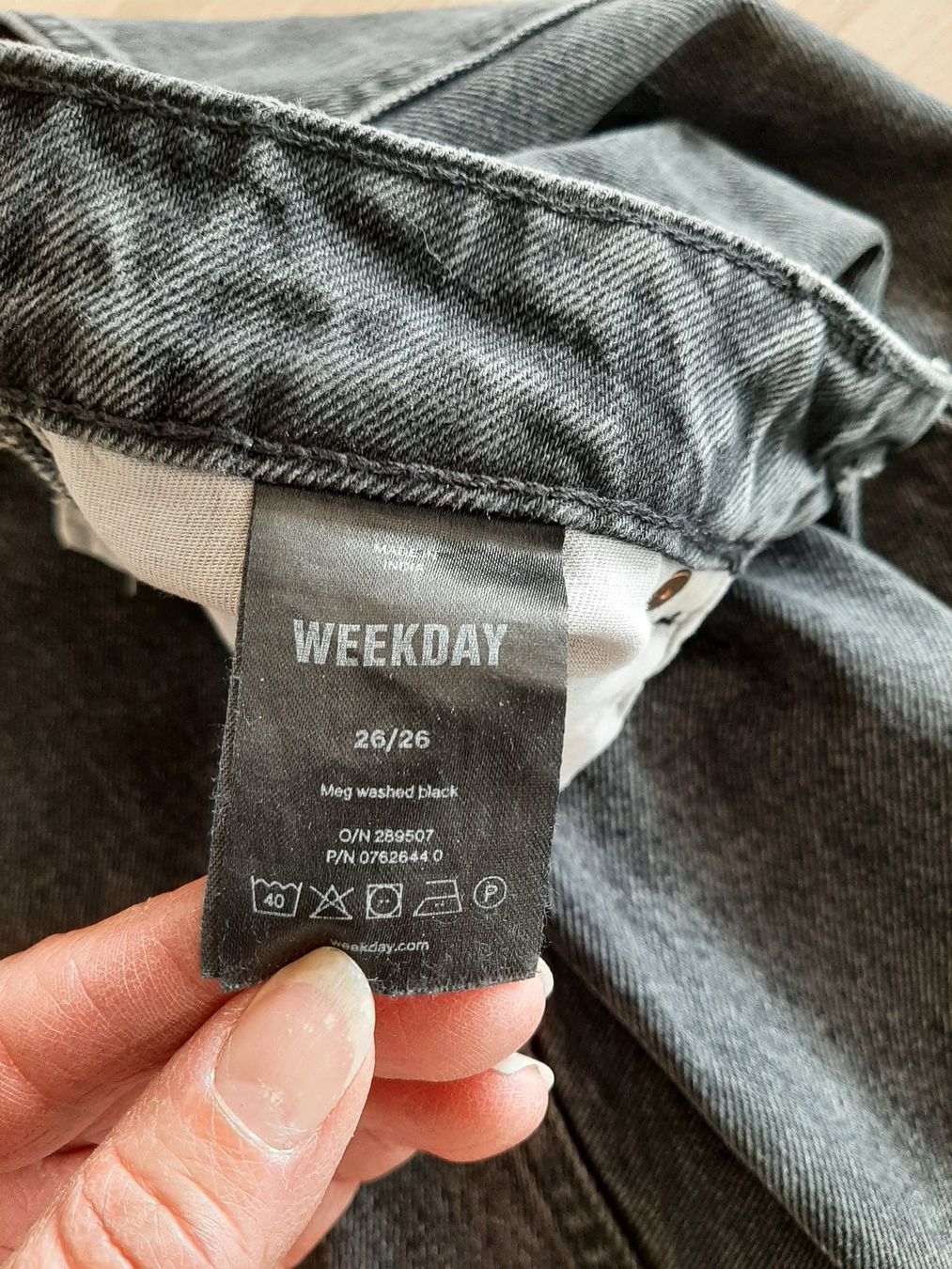 Weekday Jeans: WEEKDAY Jeans dunkelschwarz, Grösse 26/26 – Usato da Menziken venduto da Rien1 4