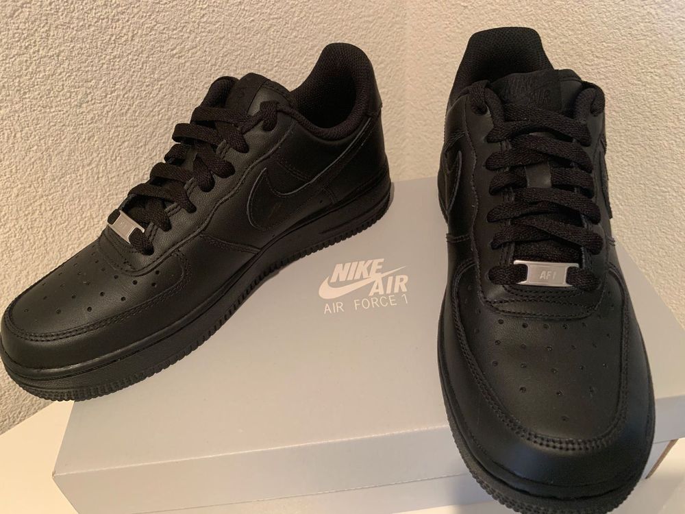 Nike air force store schwarz 39