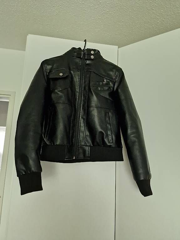 Jacken: Kunstlederjacke Gr. S – Gebraucht aus St. Gallen von ste_fq9h