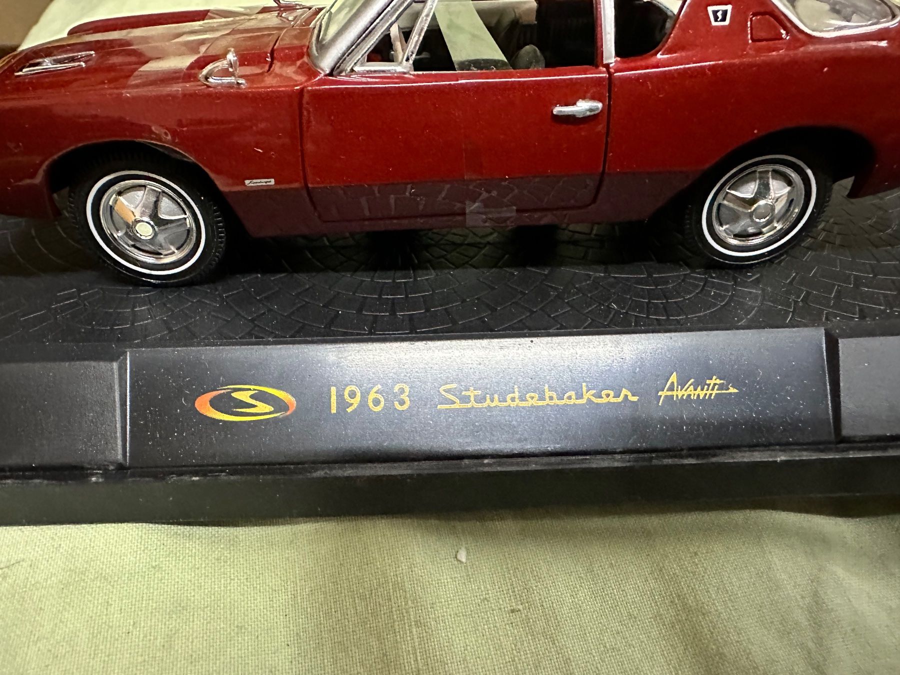 AMT/ERTL Modellini d'auto: Studebaker avanti 1963 Oldtimer classic – Nuovo (secondo la descrizione) da Reinach AG venduto da rares75 2