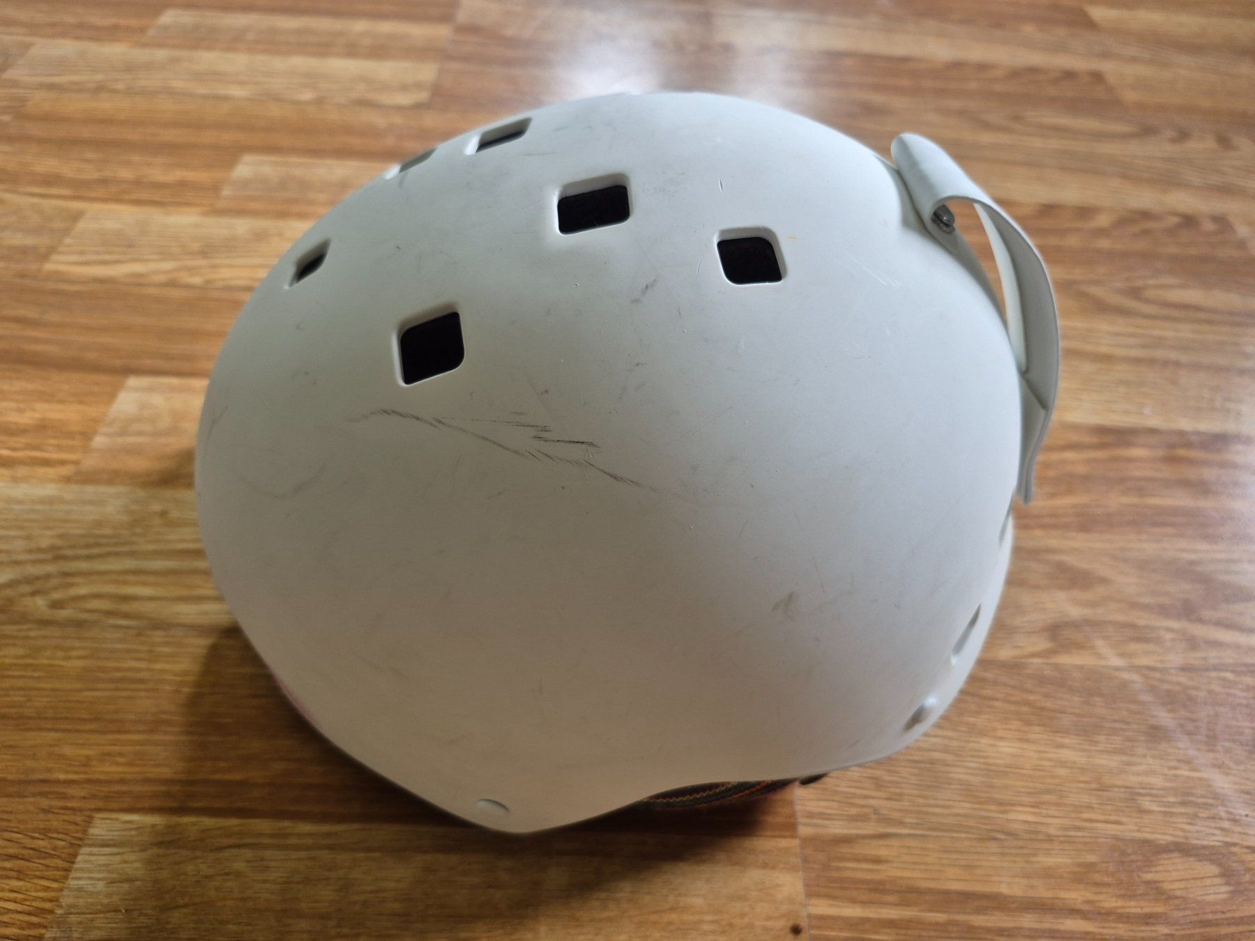 Salomon Helme: Skihelm Salomon – Gebraucht aus Schönenberg ZH von Split 3