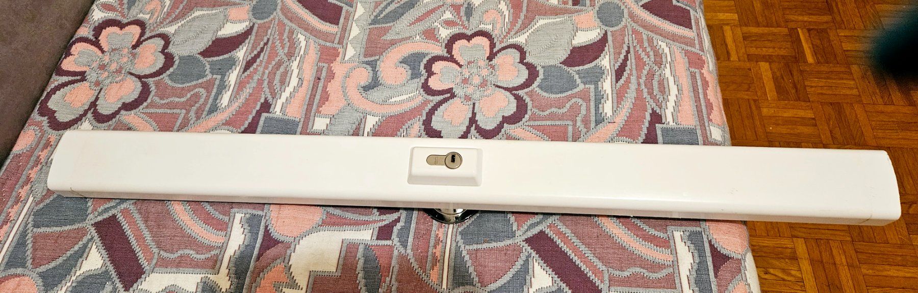Porte: barre de sécurité pour porte d entrée – Usato da la Chaux-de-Fonds venduto da Firenze6