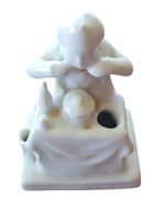 Porzellanfigur Federhalter antik