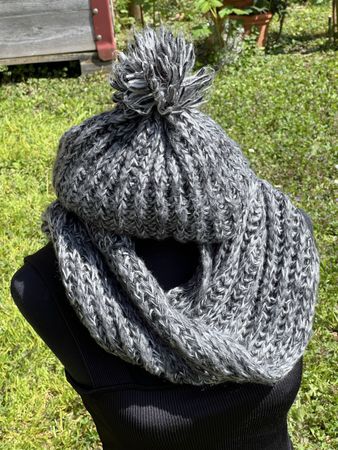 Strickset Mütze und Schal grau meliert guter Zustand