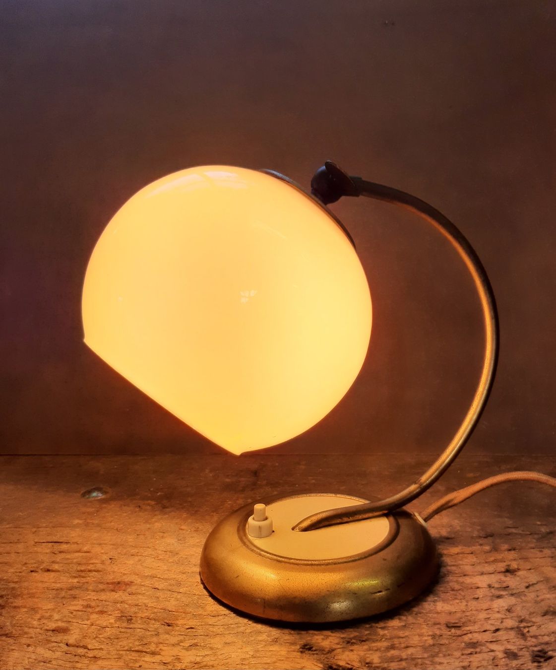 Lampade: Art Deco Nachttischlampe – Usato da Arbon venduto da torso444