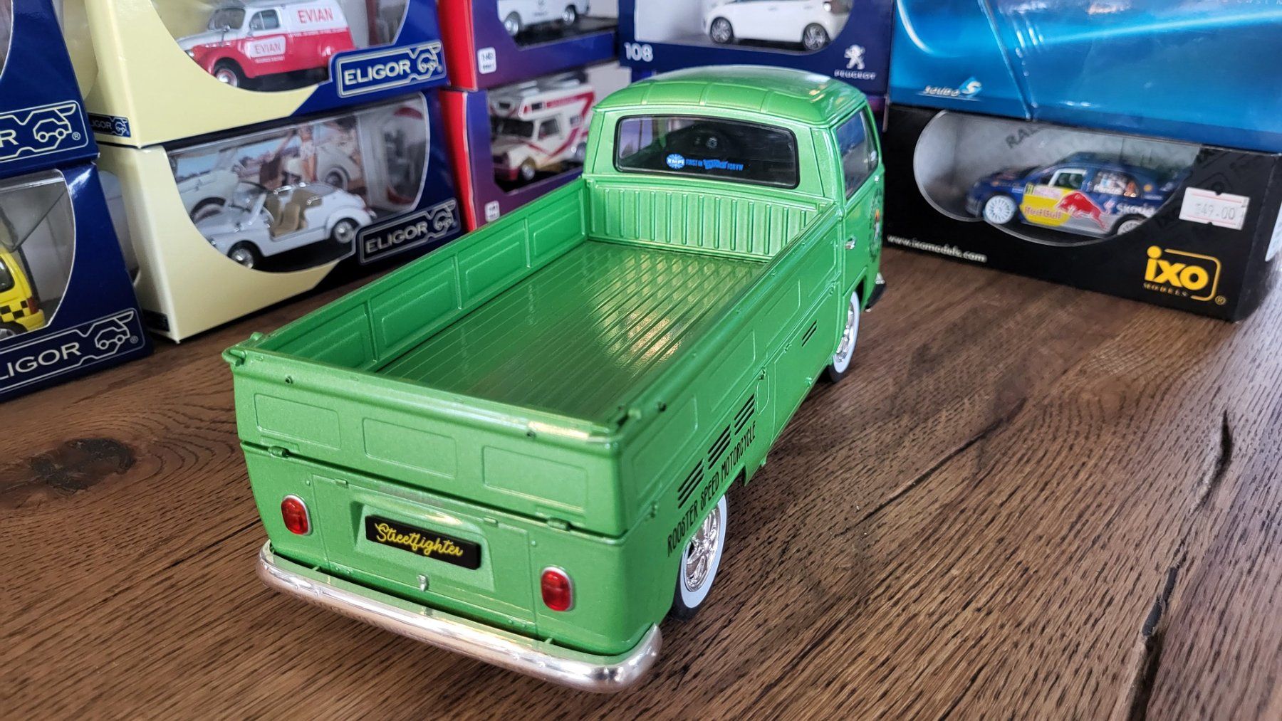 Solido Modellini d'auto: VW T2a Custom Pick-Up 1:18 Solido – Usato da Rothrist venduto da Juana5 2