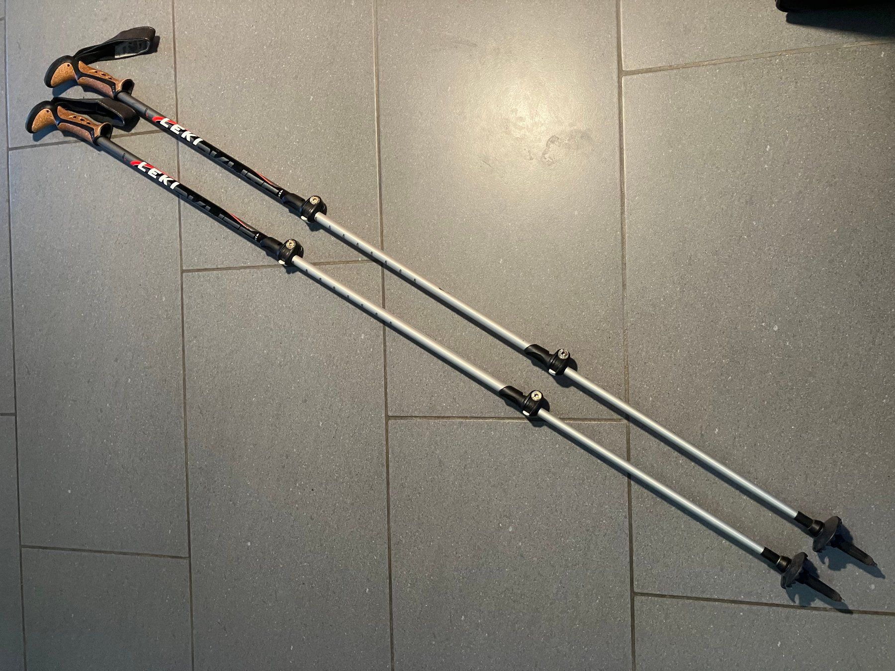 Leki Bastoncini da trekking: LEKI CORKLITE Wanderstöcke max. Länge 135 cm – Nuovo (secondo la descrizione) da Winznau venduto da gugi2009