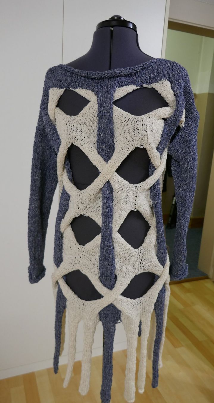 Maglioni & Felpe: Einzigartiger, handgestrickter Pulli - ein Hingucker – Usato da Balgach venduto da Domenica0