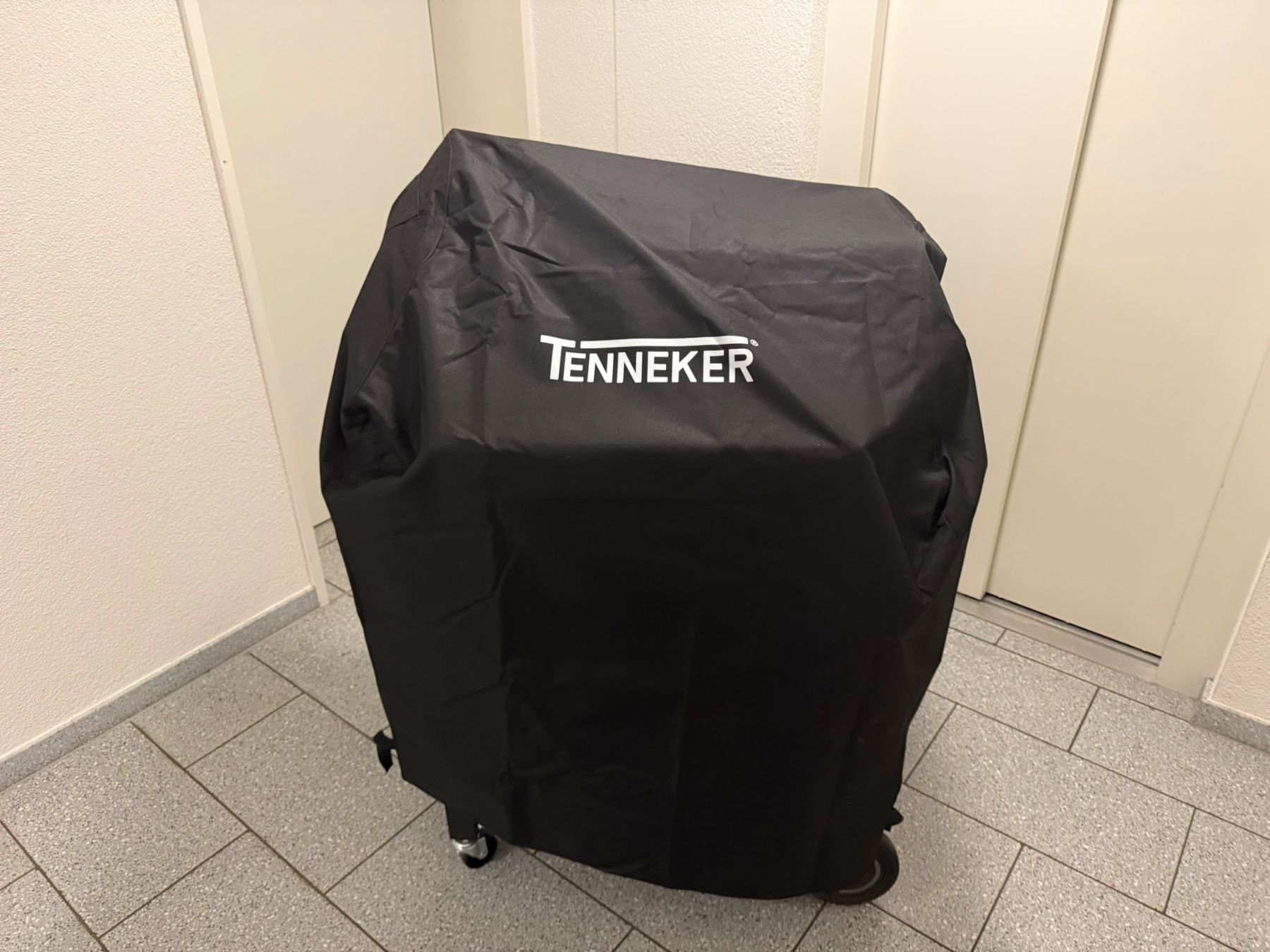 Grills: Fabrikneu  Tenneker   Holzkohlengrill – Gebraucht aus Tuggen von Nikihaushaltsgeraete 4
