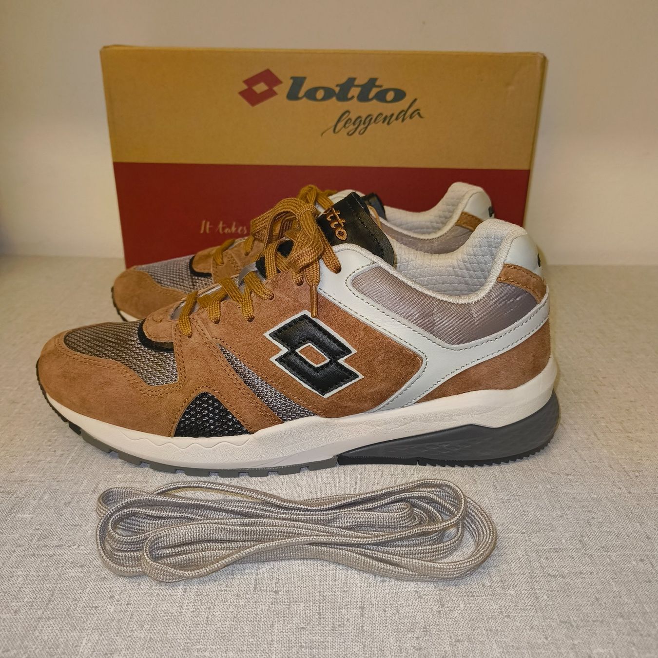 Scarpe da uomo: Lotto Mod. Marathon, US 9, EURO 42 – Nuovo e nell'imballaggio originale da Uitikon Waldegg venduto da PJLS1 3