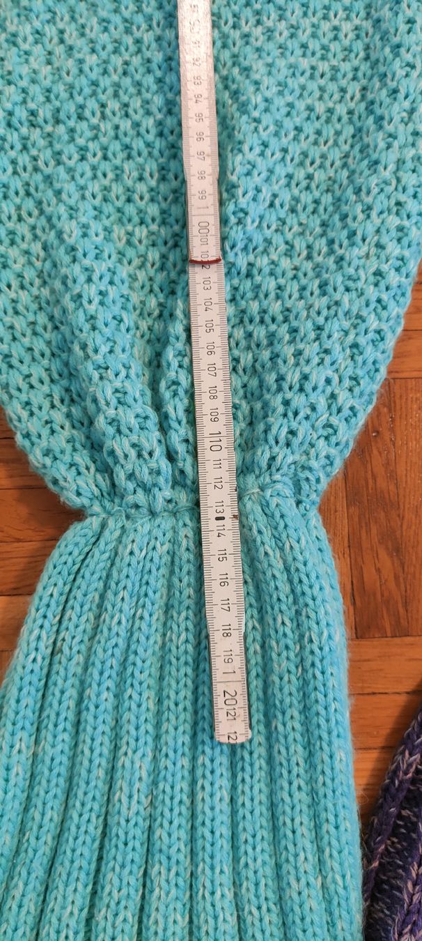 Coperte: 2 Meerjungfrau Decken gestrickt, 120 cm lang – Usato da Effretikon venduto da jeb_l9k5 2