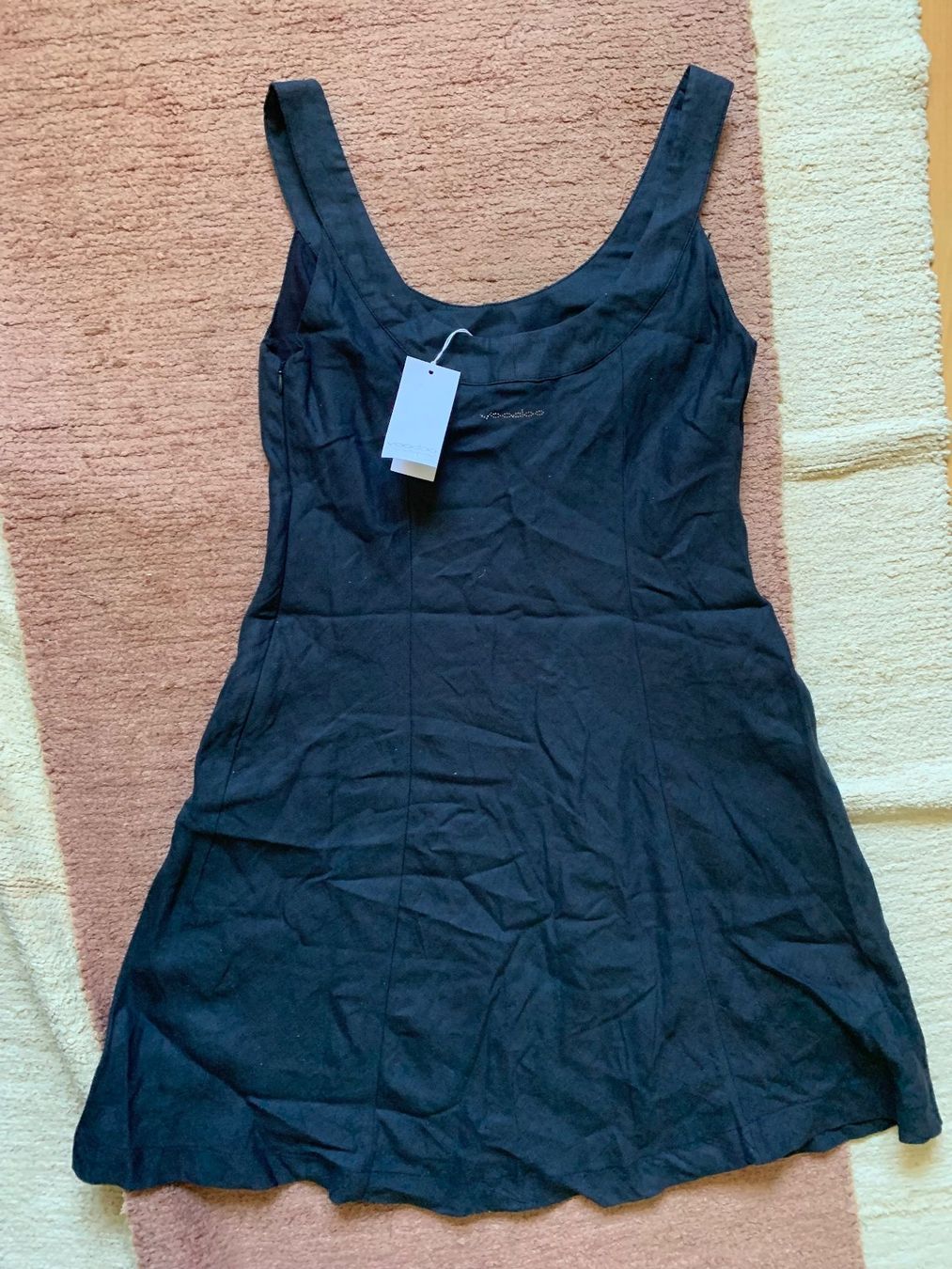 Kleider: Robe anthracite taille 40, neuve avec étiquette. – Neu (gemäss Beschreibung) aus Villars-sur-Glâne von Magdaka