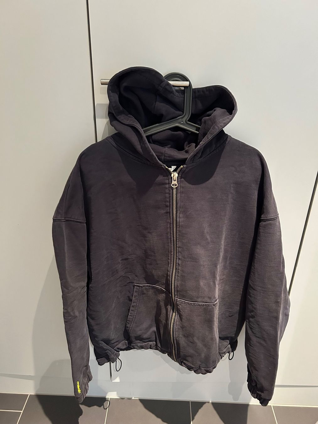 Maglioni & Felpe: Review Hoodie – Nuovo (secondo la descrizione) da Schlieren venduto da Leavio
