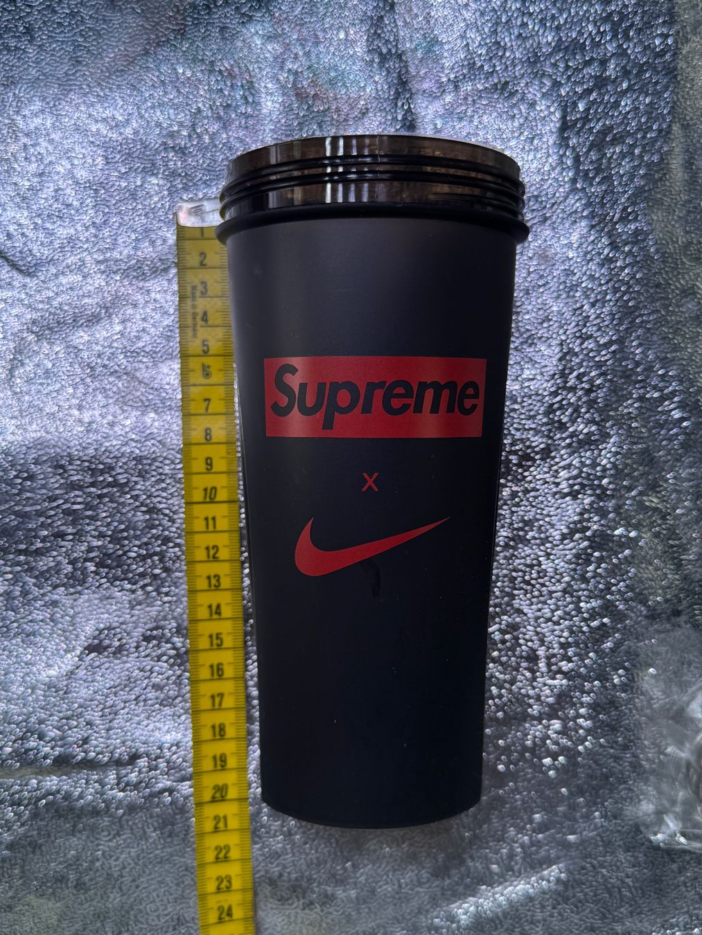 Borracce & Thermos: supreme x nike shaker becher protein flasche becher – Nuovo e nell'imballaggio originale da wädenswil venduto da 112345