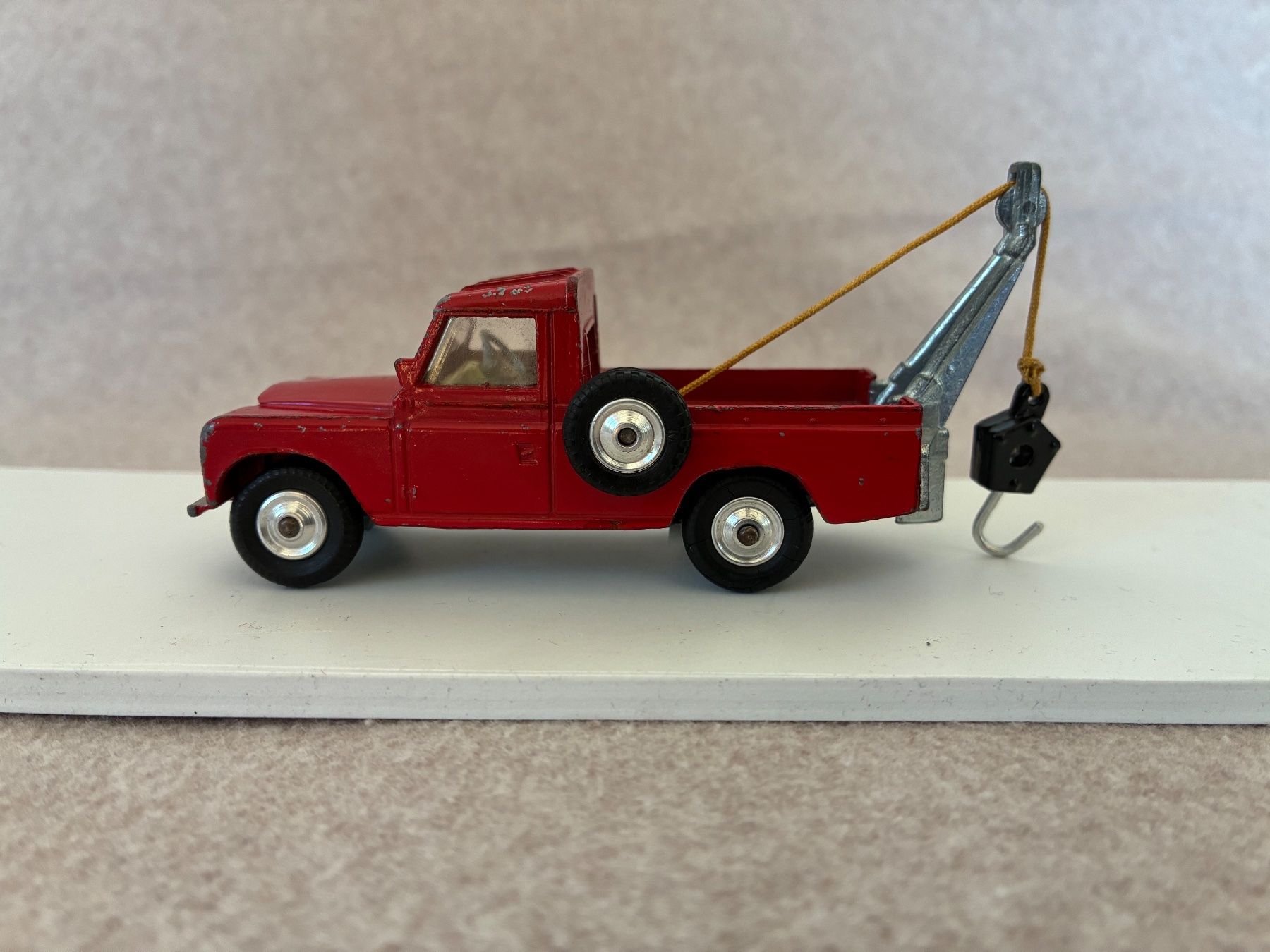 Corgi Toys Modellini d'auto: Corgi Land Rover Wrecker – Usato da Gümmenen venduto da Supererland 1