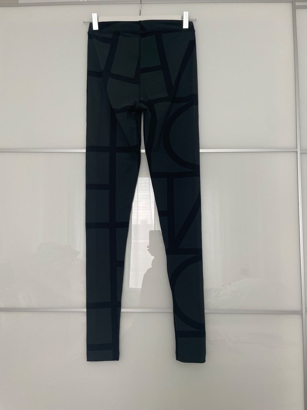 Leggings: TOTEME Leggings mit grafischem Print – Nuovo e nell'imballaggio originale da Zürich venduto da erica72 1