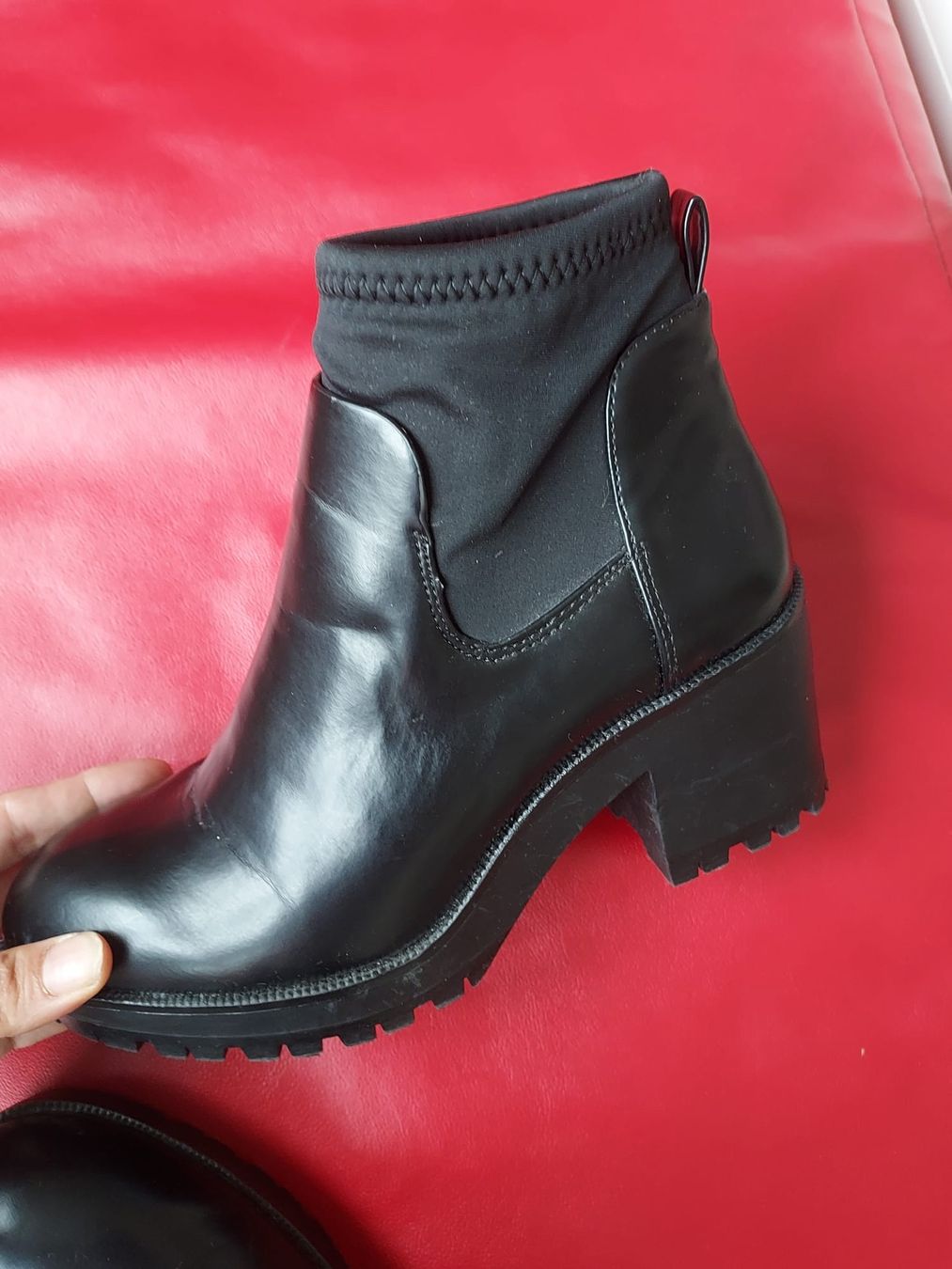 Stradivarius Scarpe da donna: Bottines noires Stradivarius, taille 36, parfaites! – Usato da Lausanne venduto da Kitty_Friperie 4