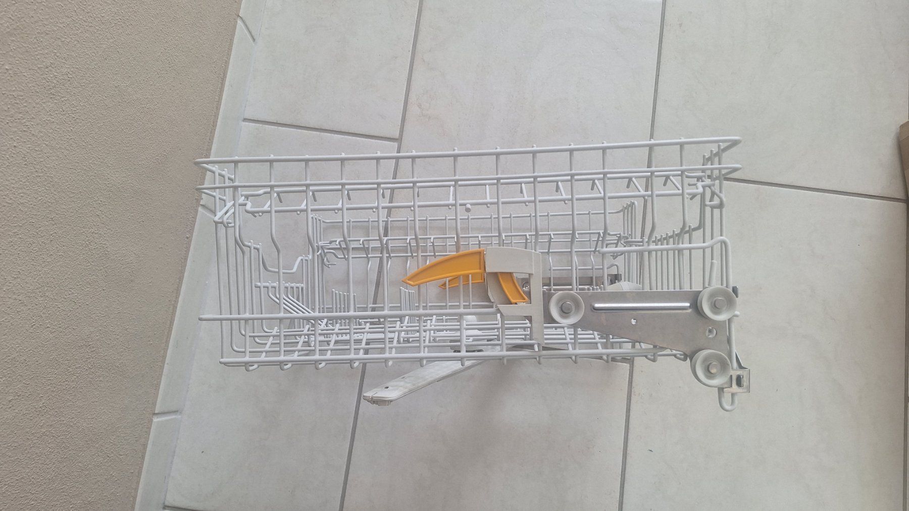 Miele Lavastoviglie: Miele Geschirrober und Besteckkorb – Nuovo (secondo la descrizione) da Hittnau venduto da Fdlogin 1