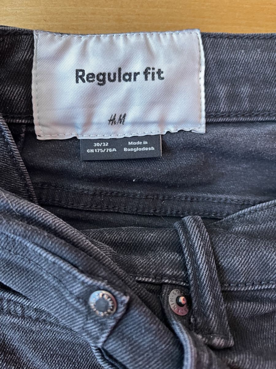 H&M Lotti & Set di vestiti: Set de 3 jeans H&M garçon T.29-30/32 – Usato da Romont FR venduto da cat_j6ww 4