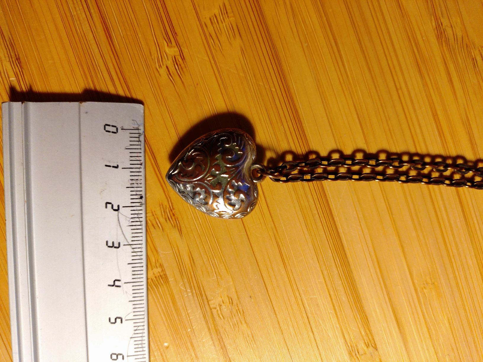 Ciondoli: Kette mit Herz-Anhänger – Usato da Fribourg venduto da sarahmaria123 2