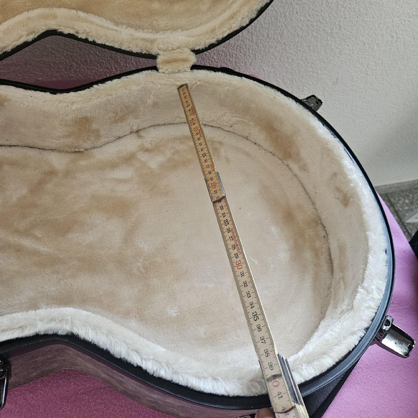 Strumenti musicali: Gitarrenkoffer Maestro, wunderschön – Usato da Siebnen venduto da huuser 4