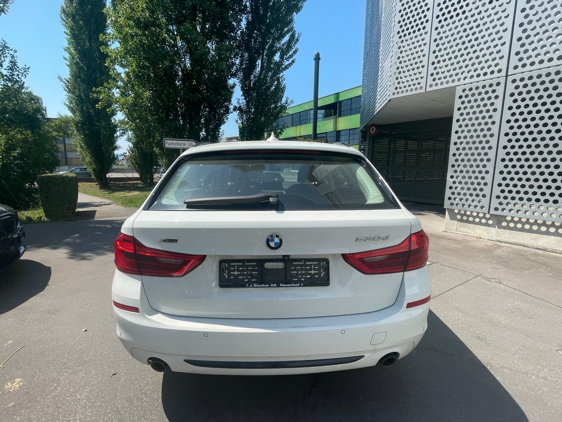 BMW Automobili: BMW 530d Touring xDrive Steptronic – Usato da Stäfa venduto da automoor 4