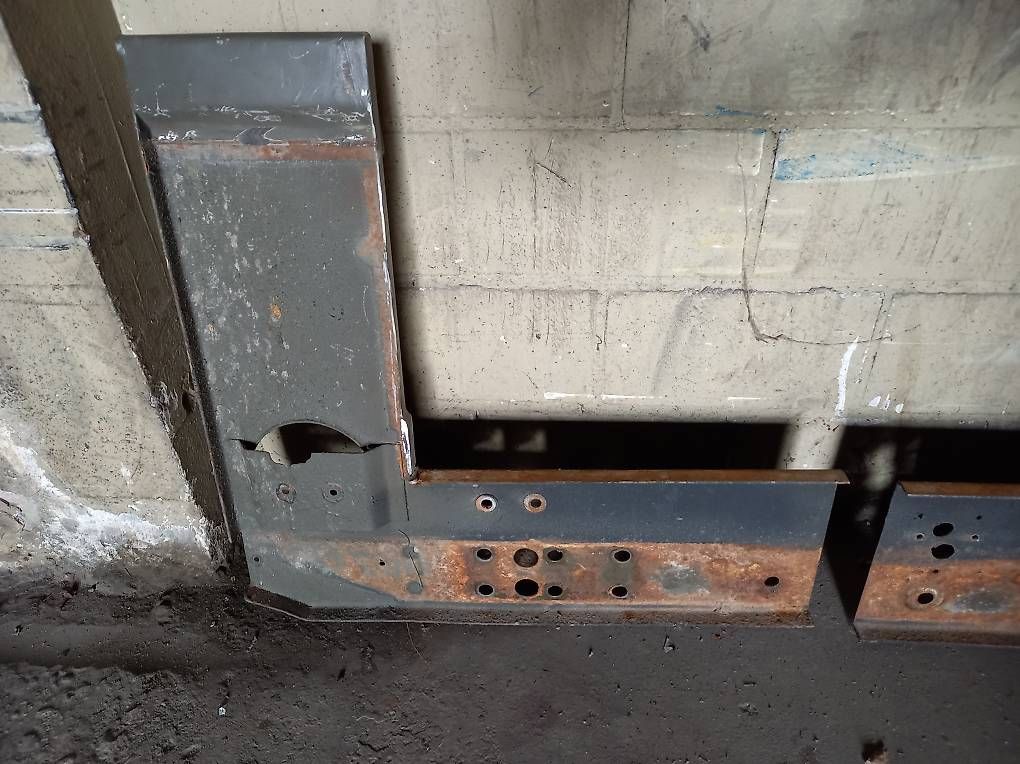 Tutti pezzi di ricambio auto: Heckblech Jeep – Usato da Nussbaumen AG venduto da myb_ymy9 1