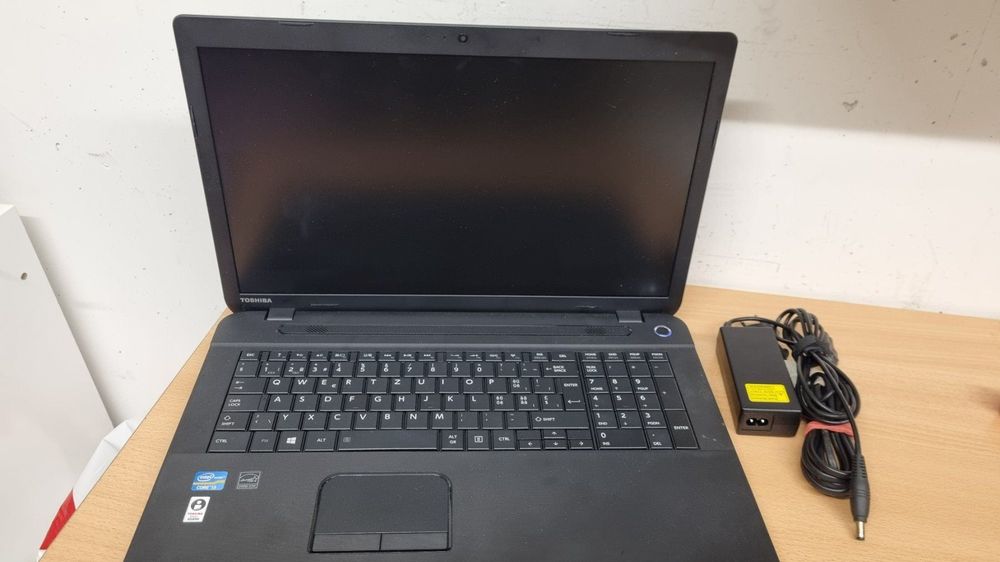 Toshiba Satellite Pro C70-A Palmrest