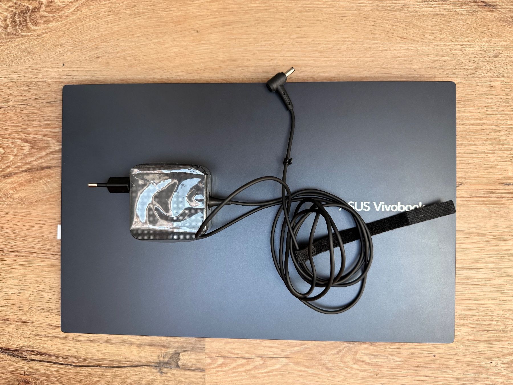 Asus Notebooks: 💻 ASUS Vivobook i7 Laptop + Xbox-Controller – Gebraucht aus Luzern von Diyar.6014 3