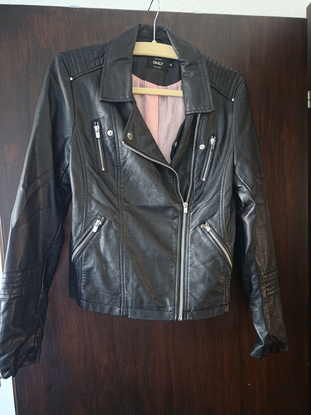 Only Giacche: Schwarze Kunstlederjacke Only Grösse 38 – Usato da Altishofen venduto da tammy05 1