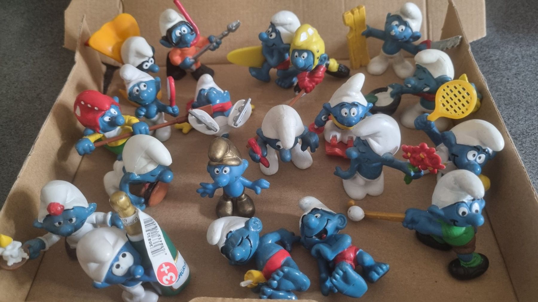 Schleich Figurines: 20 Stroumpfs divers – D'occasion à La Chaux-de-Fonds par mikilo1