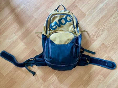EVOC Bike Rucksack Explorer Pro 30l gold/carbon grey Gr. M/L