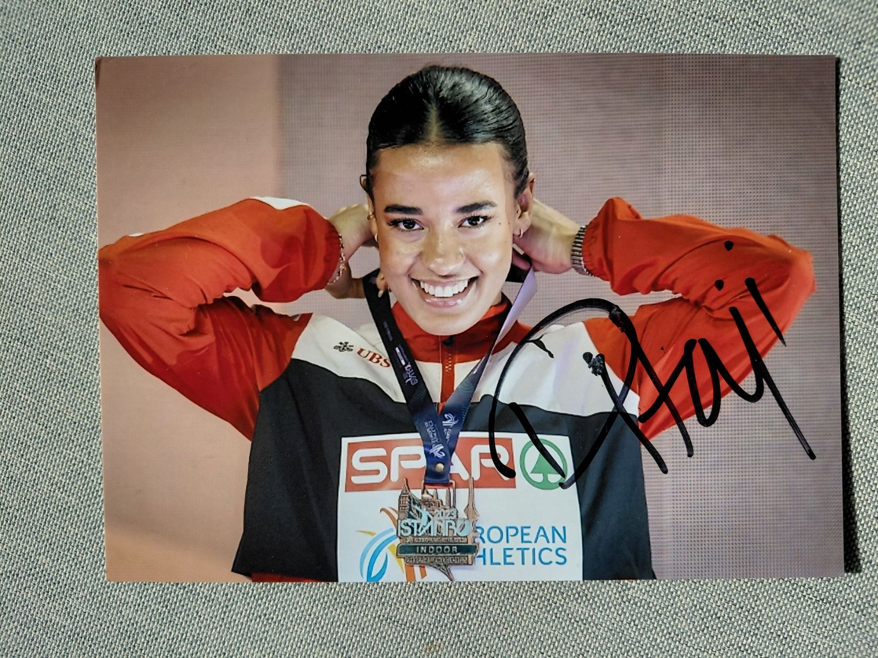 Autografi: Autogramm Ditaji  Kambundji – Usato da Schmerikon venduto da Olympia04