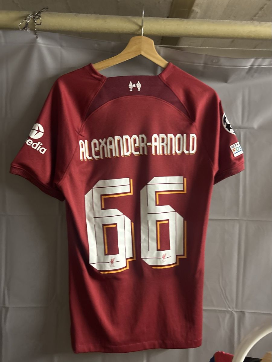 Canottiere & Pantaloni: Liverpool Trikot – Usato da Basel venduto da eli_n5yh 1