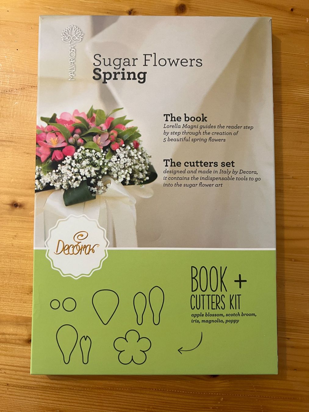 Libri: Suger Flowers Spring - Ausstechset inklusive Anleitungsbuch – Usato da Widen venduto da MerlinMim2004