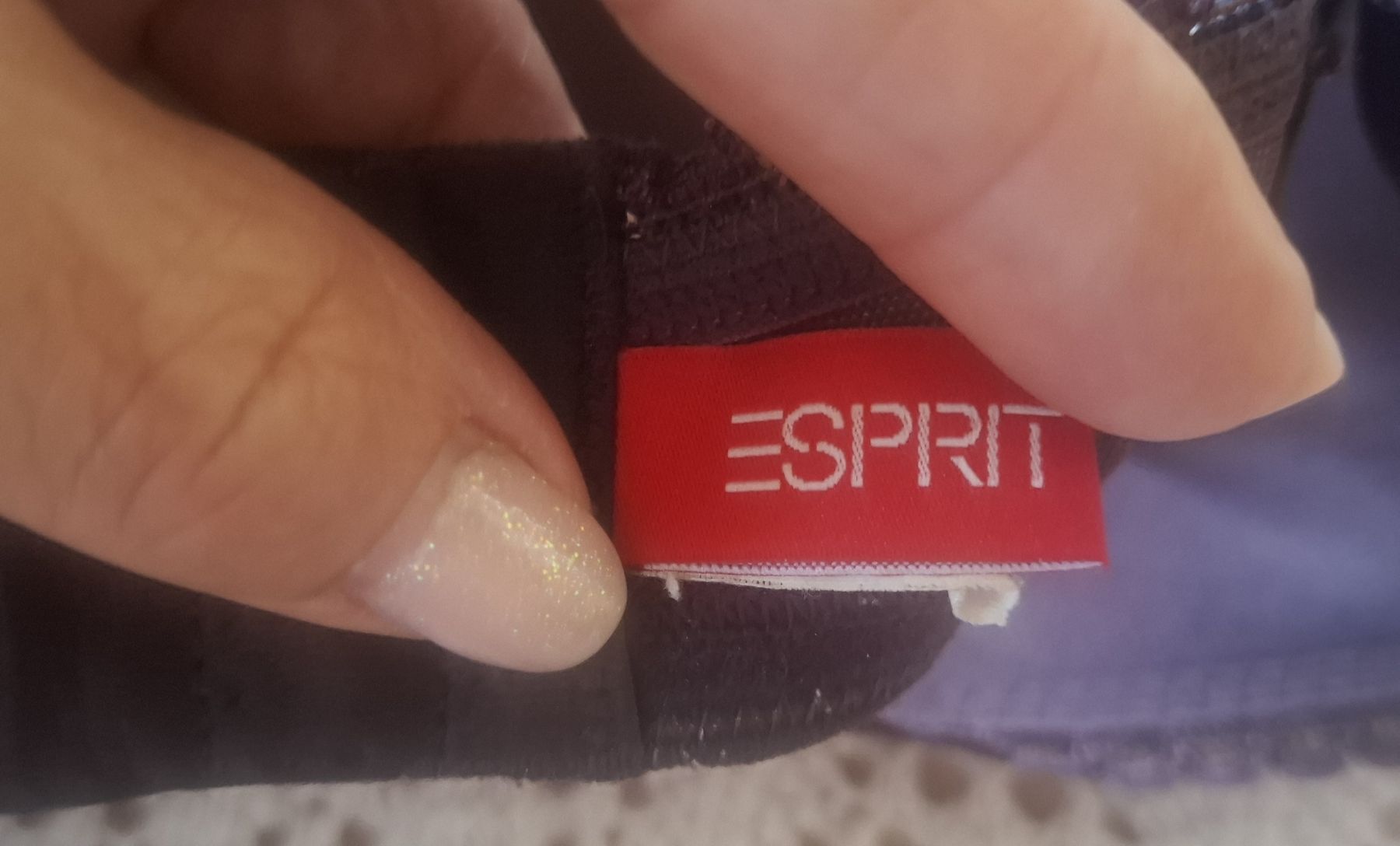 Esprit Altra biancheria intima: Esprit BH, Grösse 85E violette  – Usato da Bedigliora venduto da Dolcezza0 5