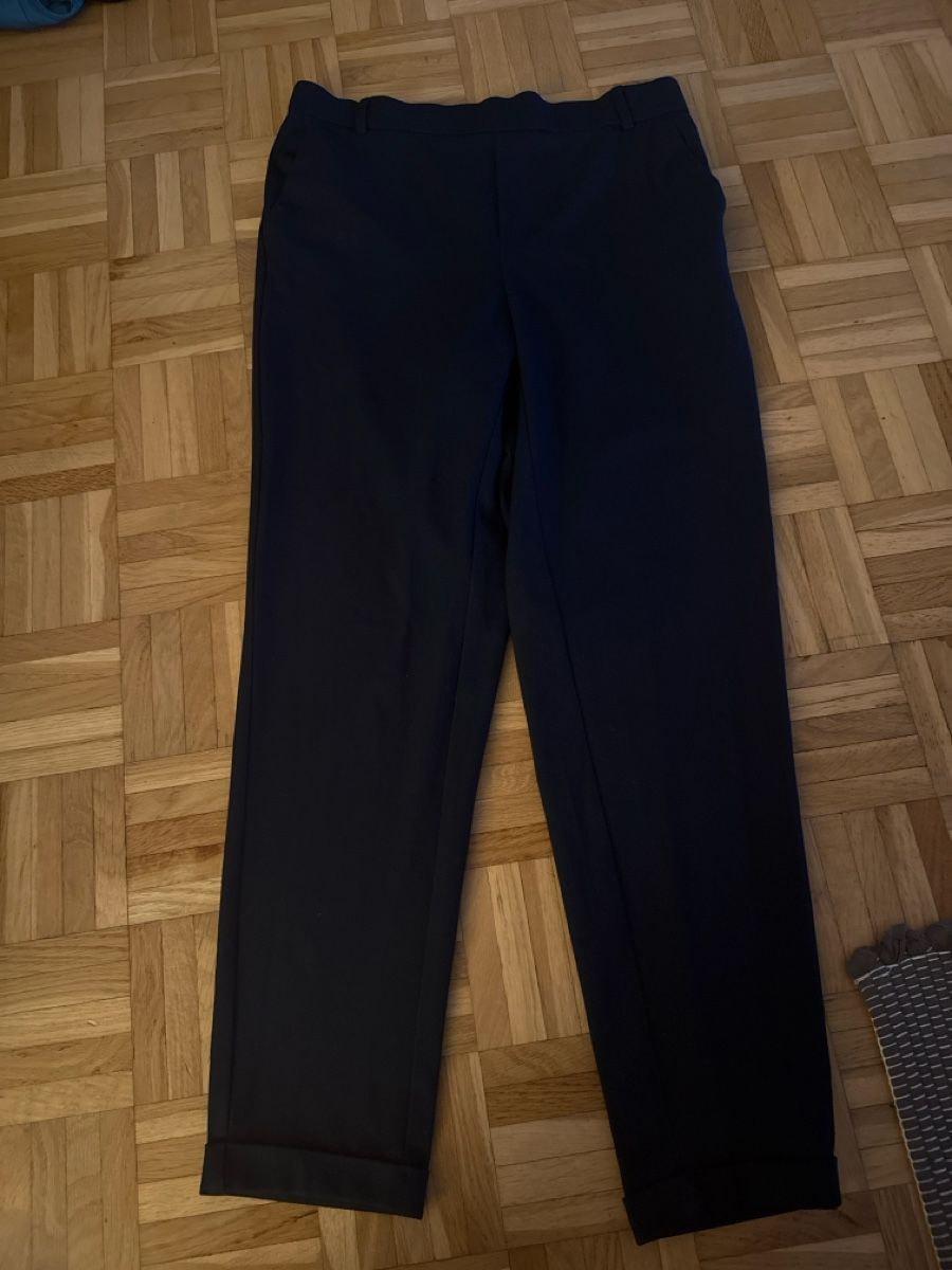 Vero Moda Pantaloni: Schicke Stoffhose, Dunkelblau, Grösse M – Usato da Luzern venduto da NitchDT