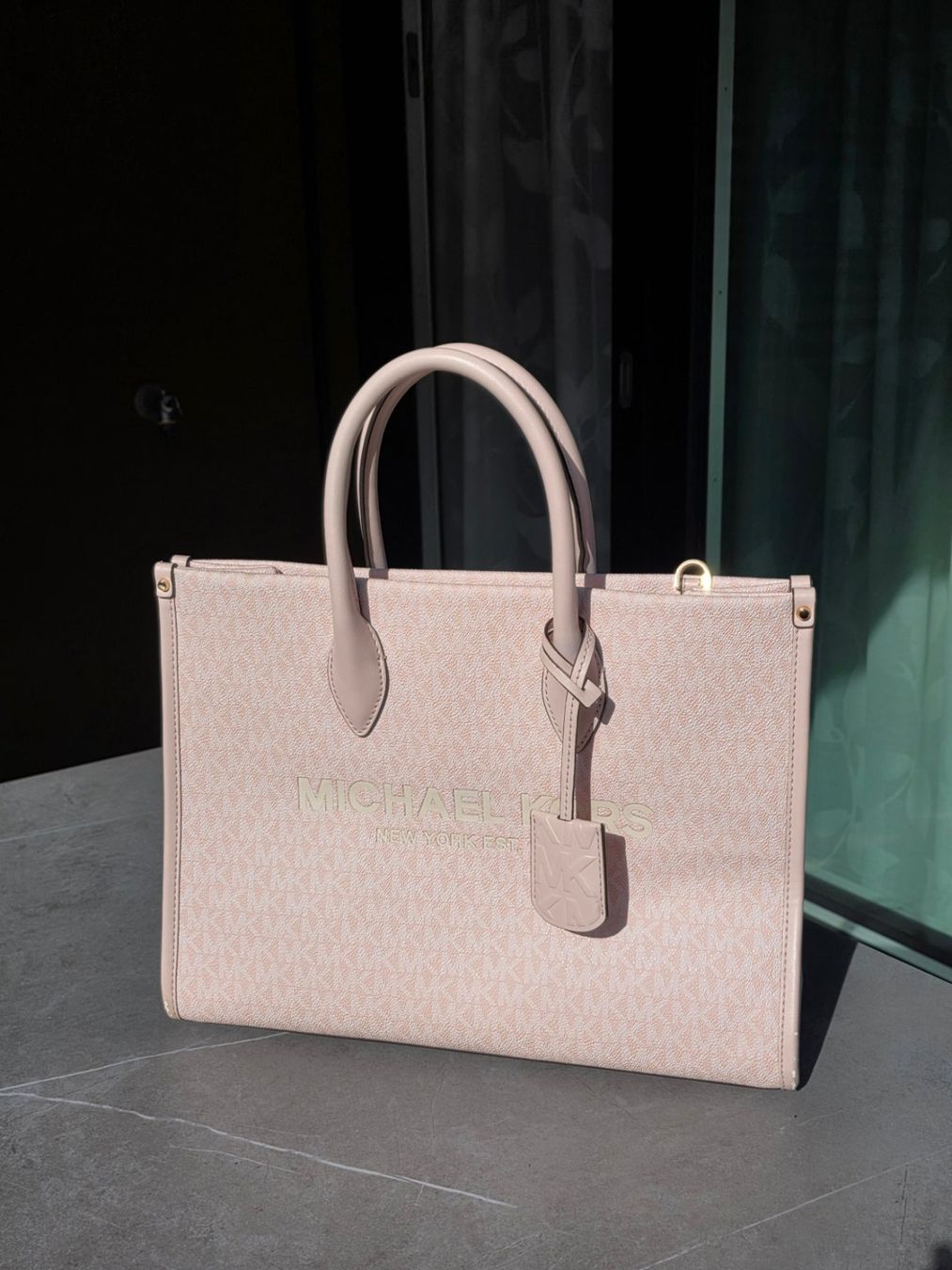 Michael Kors Borse da donna: Sac à main Michael Kors rose – Usato da Villars-sur-Glâne venduto da soprano1975 1